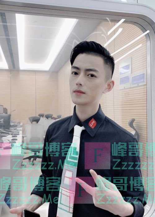 继“农村霍建华”后，火线妹也翻车了，全身照让粉丝赶紧退群