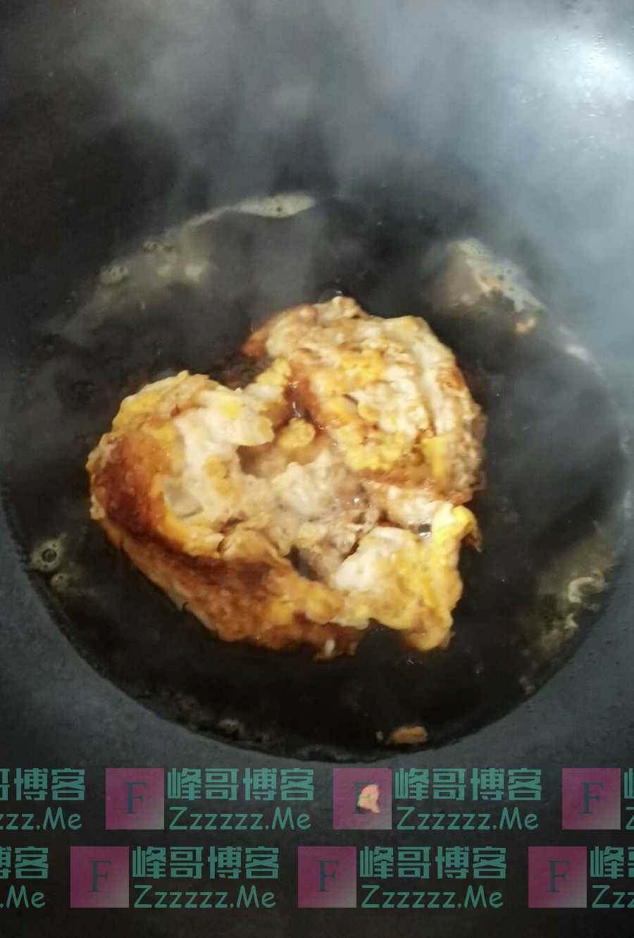 女朋友不会做饭是啥体验?煎蛋蒸米不算啥,看到最后:差点吐出来