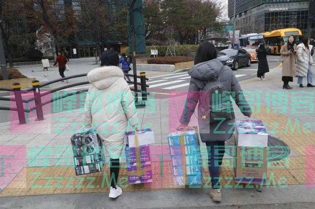 韩国城市为防新冠肺炎爆发,通知250万市民不要外出,随时戴口罩
