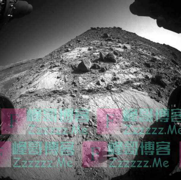 好奇号即将抵达夏普山顶峰，从传回的照片看，其位置不是很理想