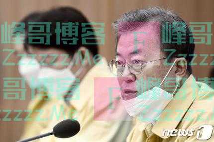 韩国疫情爆发民众买不到口罩，重金网购却收到空饼干袋