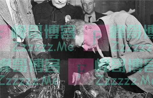 蓝可儿溺亡水塔，酒店上下喝8天尸水，死因是啥？李昌钰只说了5字