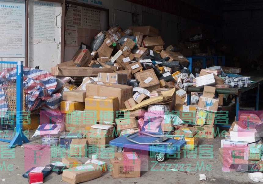 全国多家快递停摆：有5家快递相继倒下，上万件快递积压无人问津