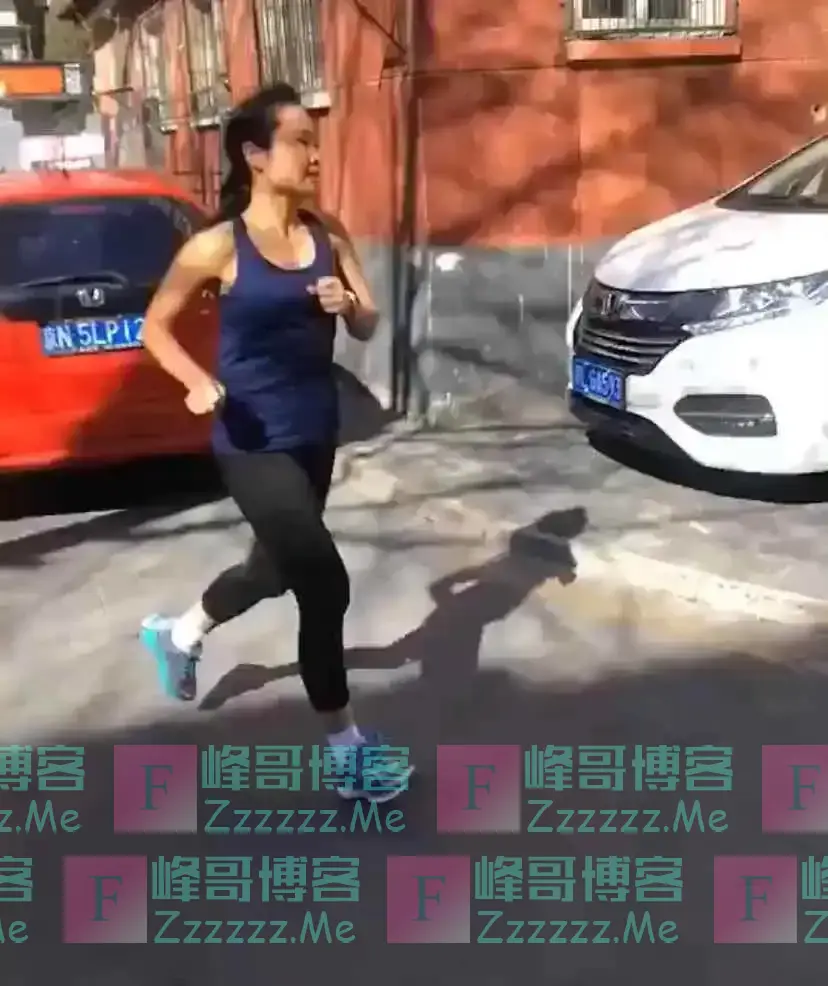 刚刚，送走澳洲长跑健将，又迎来高端奔驰女