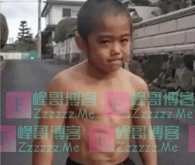 立志成为下个李小龙的日本男孩，坚持锻炼10年，网友：孩子废了