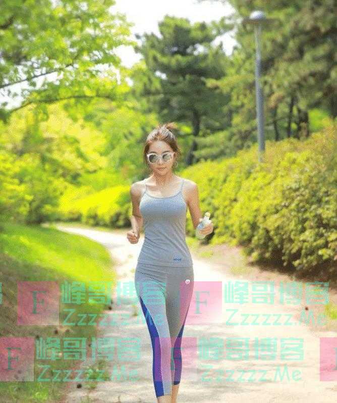 幽默段子:女神说心情不好,晚上打电话让我陪她聊