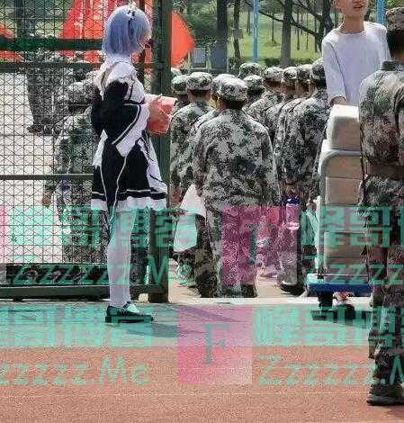 日本不愧是动漫大国，有的家长不仅支持孩子看本子，女装也不反对