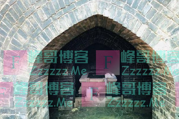 南京挖出明朝公主墓，墓中竟还有活人居住，还睡在公主棺材上