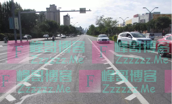 巧妙使用“锯齿车道”,居然可以省这么多时间!