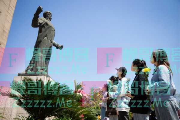崇尚共产党人的大德公德私德