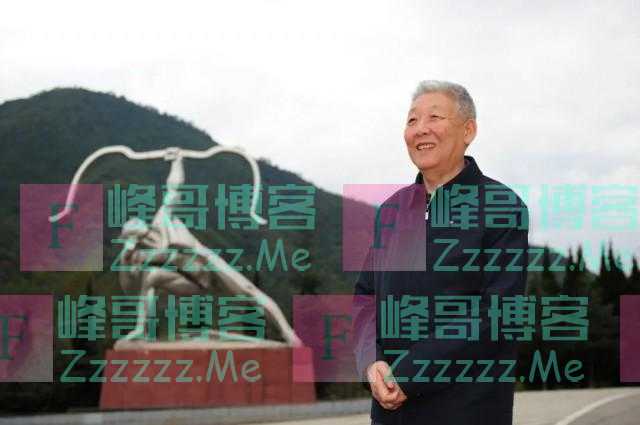 他转身抹泪那一瞬，让人泪奔