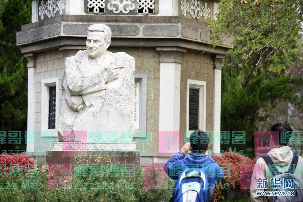 烈士陵园里，为何安葬着一位外国记者？