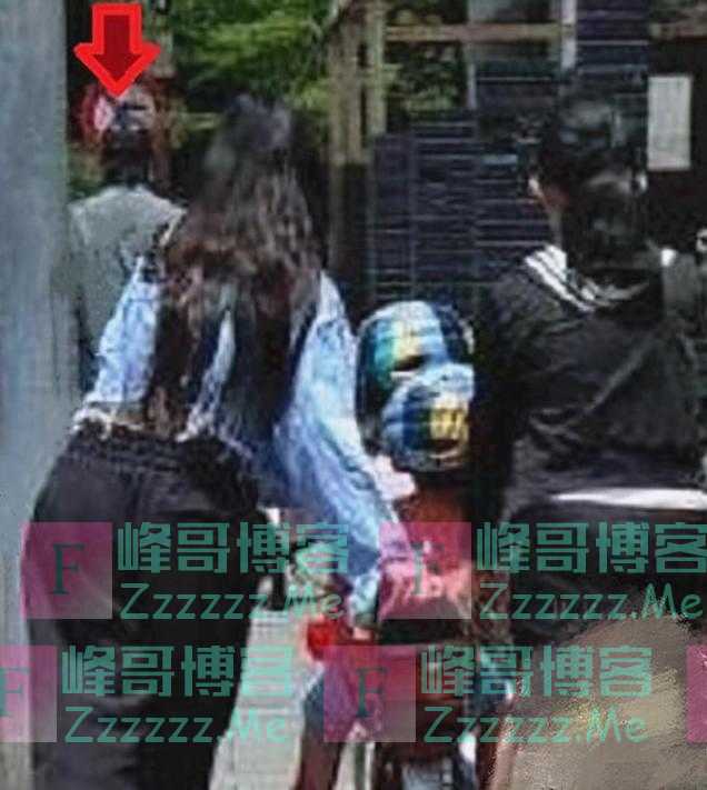 王力宏一家五口出行被偶遇 头发长胡子拉碴变化大