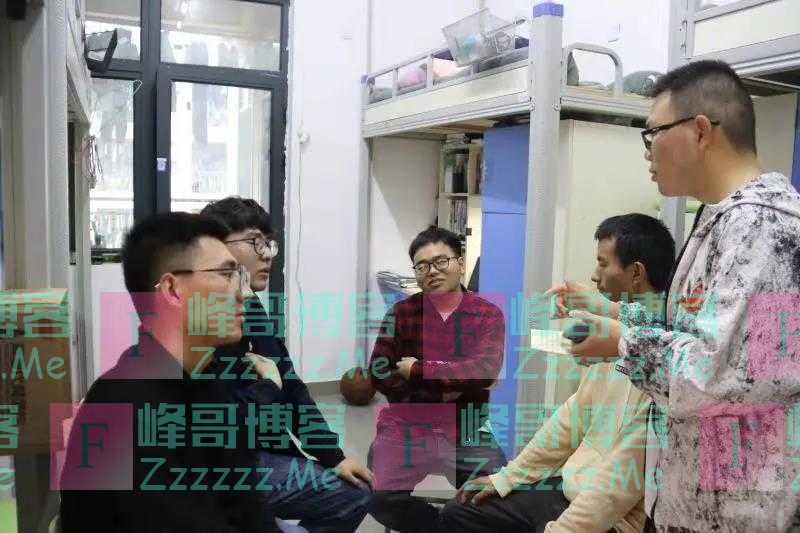 别在岸边徘徊了,他们都上岸啦!