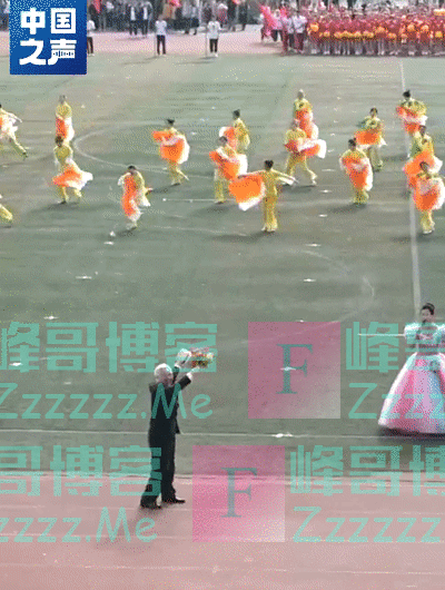 高校运动会上的这一幕，让一万三千名学生沸腾了！