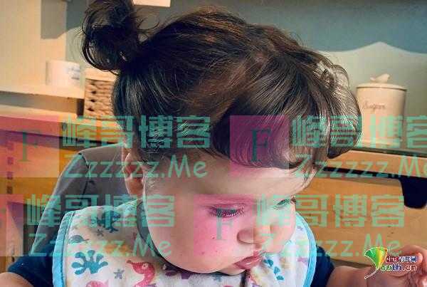 英国一岁宝宝头发浓密 比妈妈拥有更多美发产品