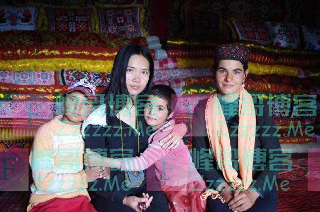 为粉碎西方编造的新疆谣言，她干了一件了不起的事