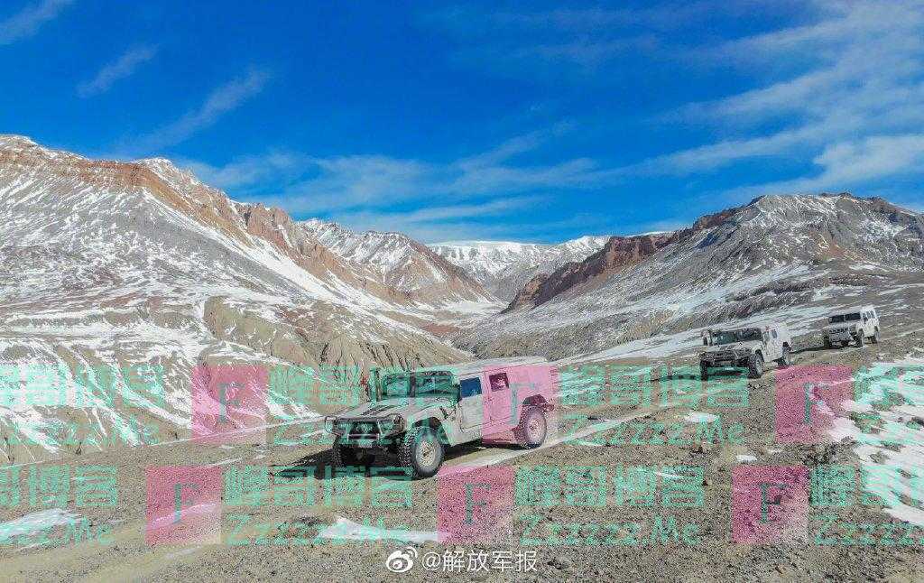 海拔5418米!边防军人踏雪巡逻