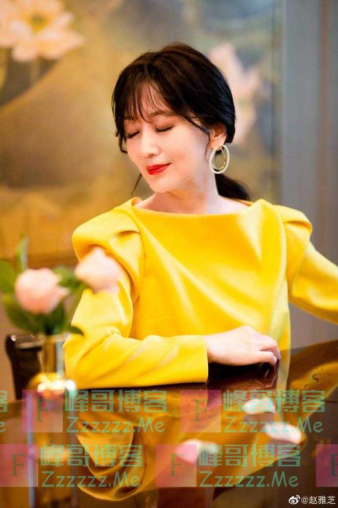 不老女神!赵雅芝近照明媚貌美人比花娇
