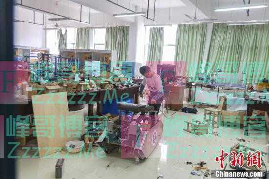 江西脑瘫大学生发明“爬楼轮椅”获国家专利