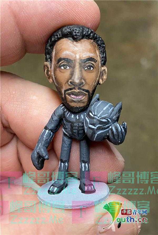 美国艺术家花生壳上画“复仇者联盟”栩栩如生