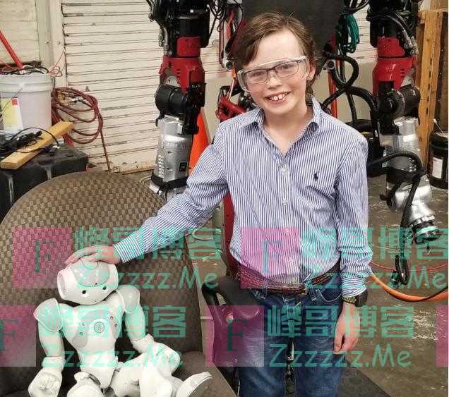 美国一12岁小孩一周内从高中和大学毕业：“我更多是在玩游戏”