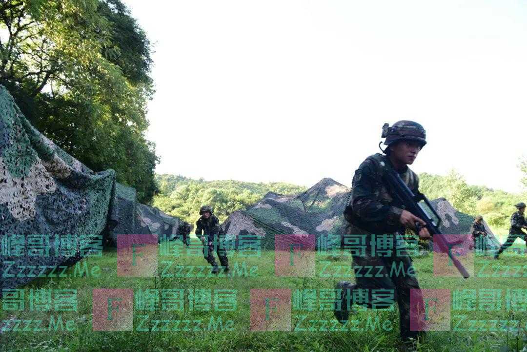 火箭军某部组织全要素全流程合成演练