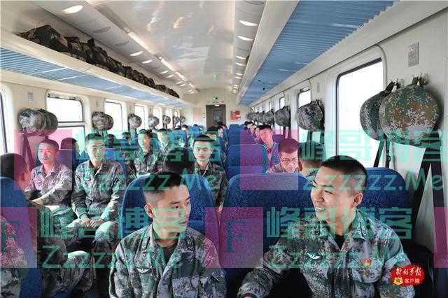 赞!看兵哥哥如何玩转“小小车厢”