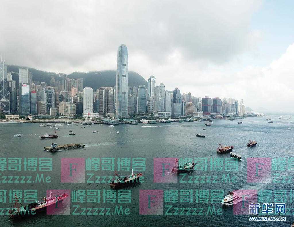 特写:100岁与24岁——香港“7·1”庆双生
