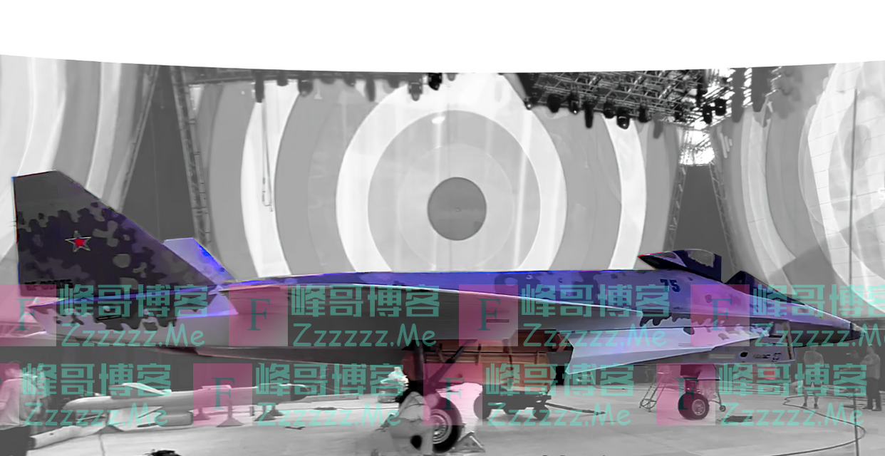 俄罗斯新款五代机真容曝光，进气道造型奇特，有多个内置弹舱