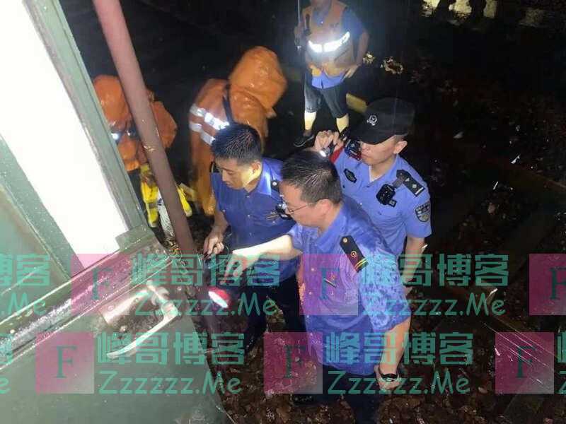 k599次列车乘务员回忆被困暴雨时刻：“在黑暗中等待时最难熬”