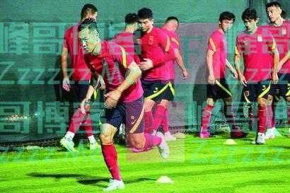 「12强赛」国足中秋节向全国球迷送祝福，战越南队必须拿3分！