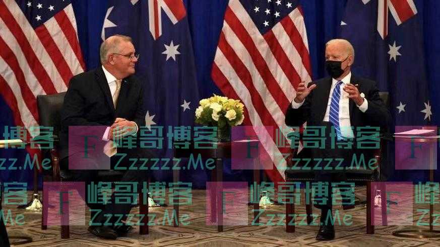 莫里森晒出与拜登的会面合影，姿态“恭敬”，澳网友：他知道你是谁吗？