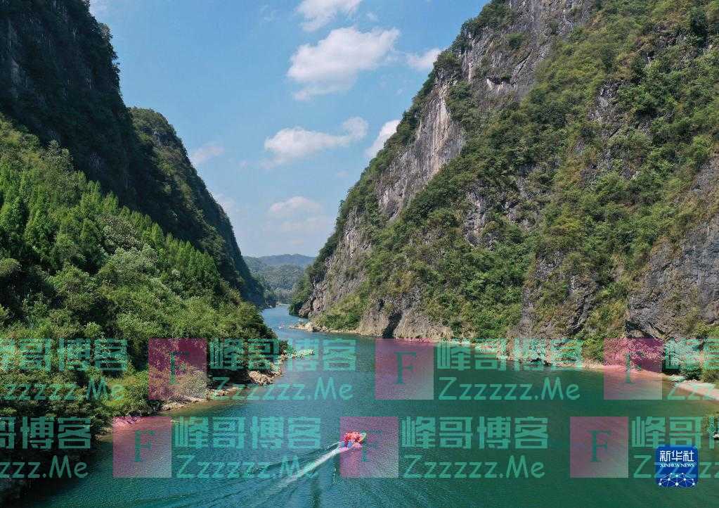 湖南张家界：漂流冲浪 乐享假期