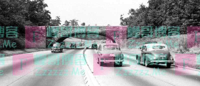 建筑、代码和算法：隐身在人造物里的种族主义