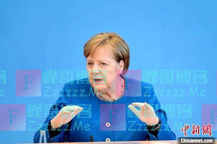卸任在即 默克尔出席欧盟峰会获欧洲领导人起立致敬