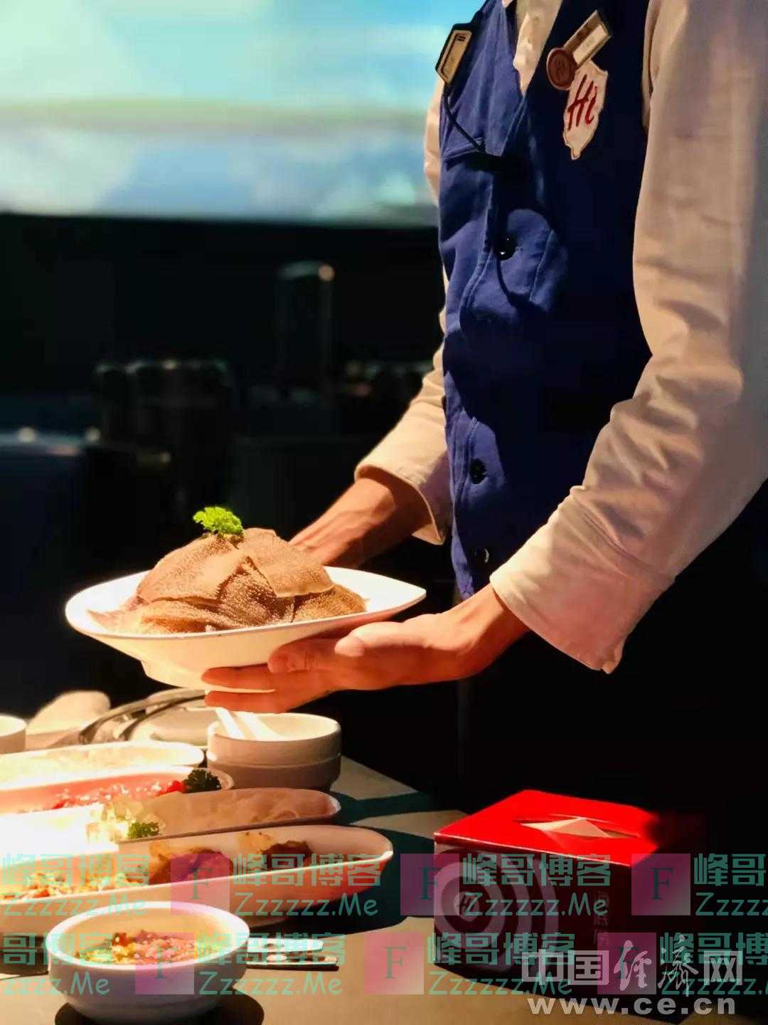 海底捞毛肚缩的水去哪儿了？经济日报记者实地探访