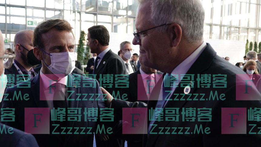 尬！莫里森G20峰会强行搭讪马克龙还称对方“很高兴”，但照片上马克龙眼神凌厉