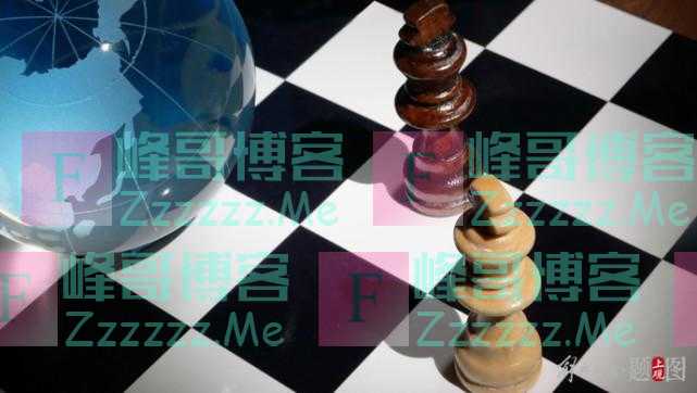记者逼问对华政策问题，瑞士外长当场回应：我们走特殊道路