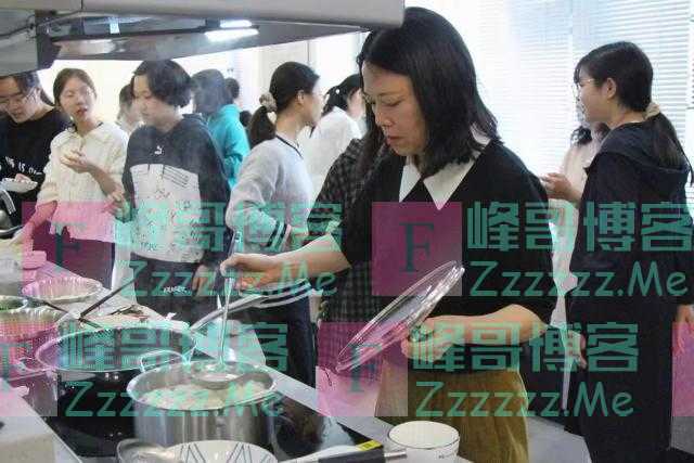 这所大学共享厨房火了 学生省钱还能练动手能力