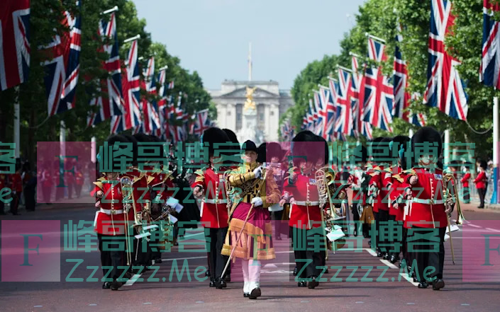 在位70周年！英女王迎来白金禧年 成世界在世最年长君主