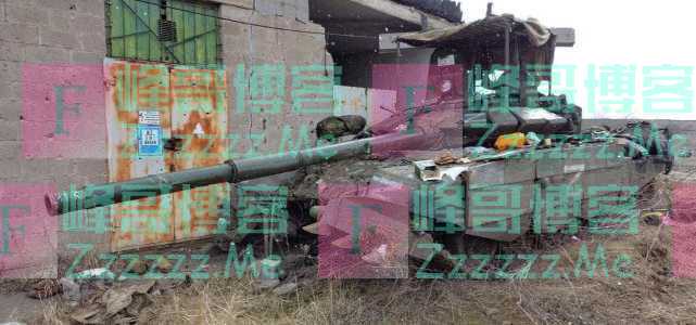 俄军在乌克兰为何丢下如此多的坦克？美媒：因为缺步兵，俄军严重受限