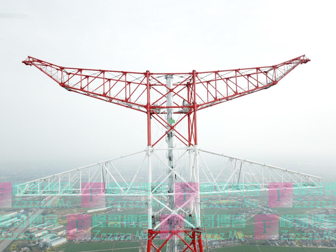 世界最高输电铁塔长江大跨越北塔电梯井筒安装完成