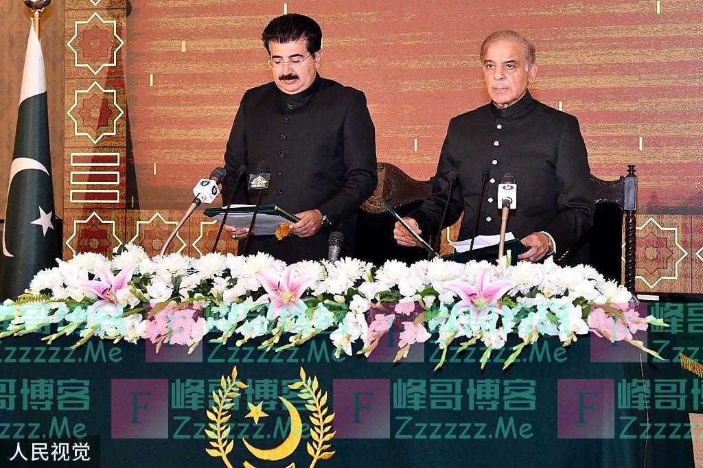 巴基斯坦新任总理夏巴兹·谢里夫宣誓就职