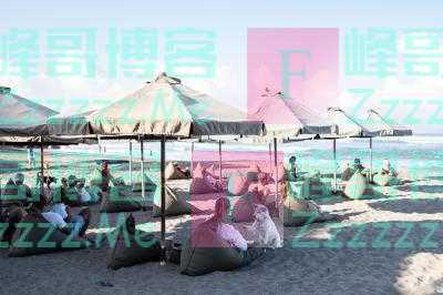 巴厘岛旅游业重新开放已完全接种新冠疫苗游客无需隔离