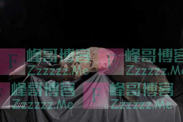 秦始皇帝陵博物院发现并修复罕见“仰卧俑”