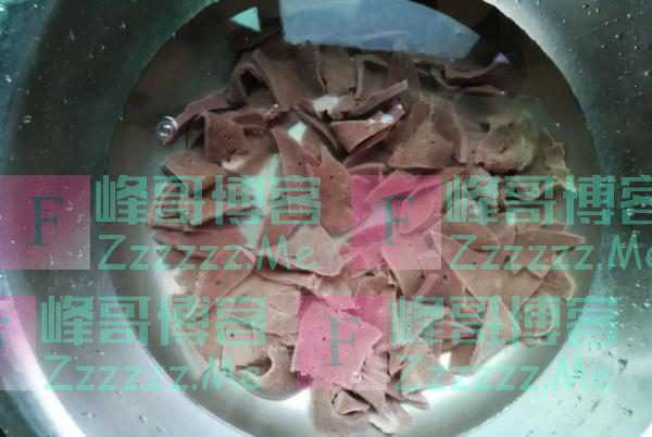 猪肝只用水洗相当于吃毒素，教您一招，猪肝洗得干净，吃着放心