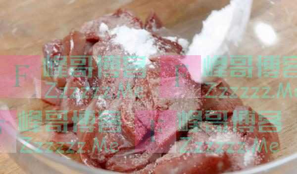 猪肝只用水洗相当于吃毒素，教您一招，猪肝洗得干净，吃着放心