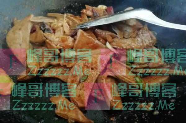 猪肝只用水洗相当于吃毒素，教您一招，猪肝洗得干净，吃着放心