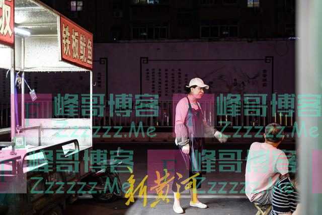 一晚卖出180份，炒饭店夜归人的流动食堂